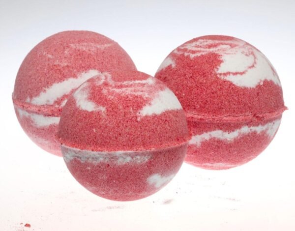 Candy Cane – Strawberry Bath Bomb